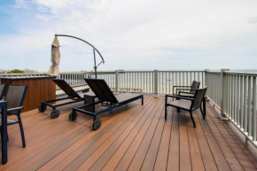Отель The Waterfront Penthouse  Провинстаун